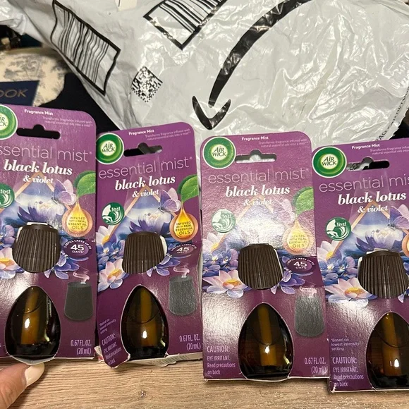 Air Wick Essential Mist Black Lotus & Violet Fragrance. New - Picture 1 of 1